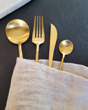 Load image into Gallery viewer, GOLD 16-PIECE FLATWARE SET